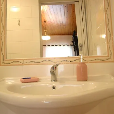ベッド・アンド・ブレックファスト Urzelina Guesthouse Urzelina