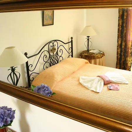 Urzelina Guesthouse ベッド・アンド・ブレックファスト
