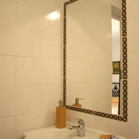 Urzelina Guesthouse *