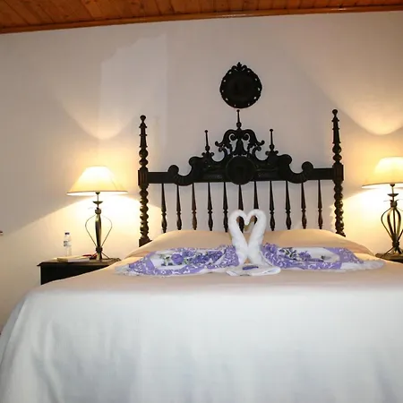 Urzelina Guesthouse ベッド・アンド・ブレックファスト Urzelina