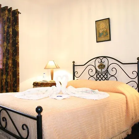 Urzelina Guesthouse ベッド・アンド・ブレックファスト Urzelina