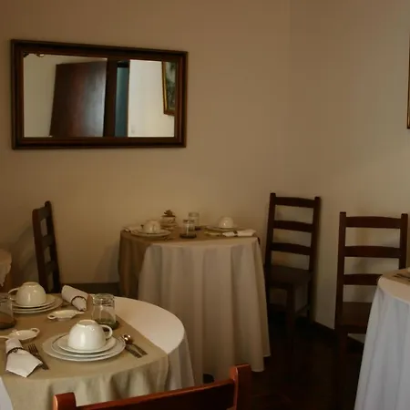 ベッド・アンド・ブレックファスト Urzelina Guesthouse *